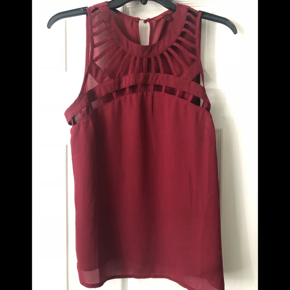 Buckle top